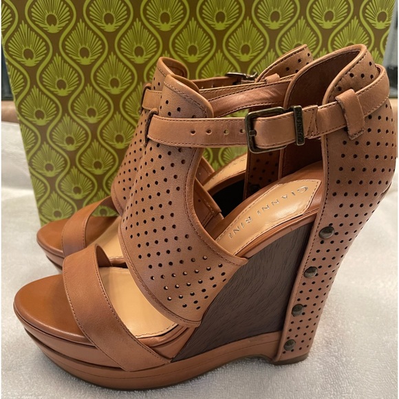 Gianni Bini Shoes Once Worn Leather Sandals Poshmark